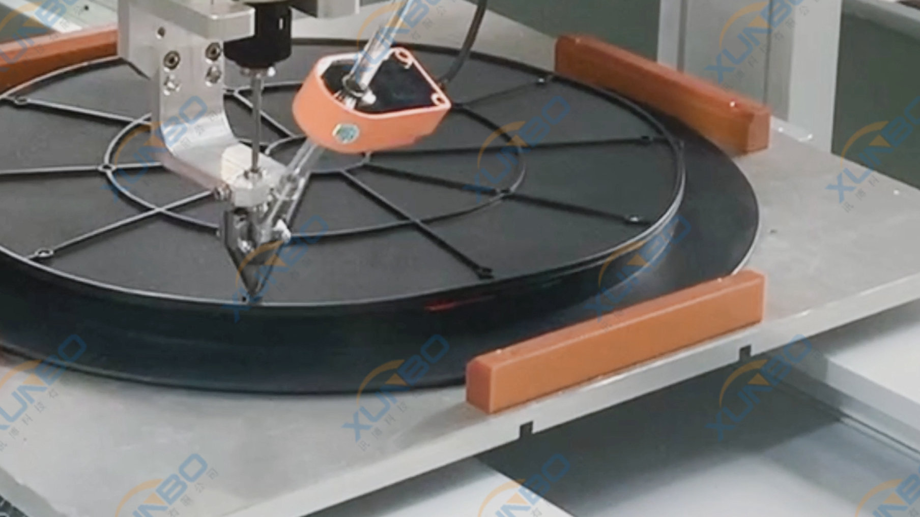 吹氣式自動螺絲機有哪些注意事項？-深圳訊博科技-多功能非標螺絲機_全自動視覺螺絲機_大型鎖螺絲機廠家