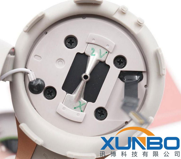 訊博頭戴式耳機螺絲機鎖付工藝介紹-深圳訊博科技-多功能非標螺絲機_全自動視覺螺絲機_大型鎖螺絲機廠家