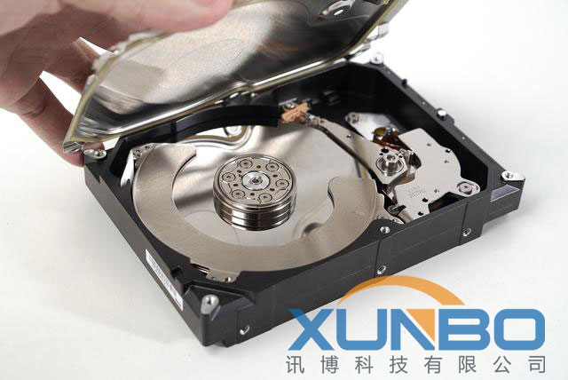 電腦機械硬盤內(nèi)部-訊博鎖螺絲機