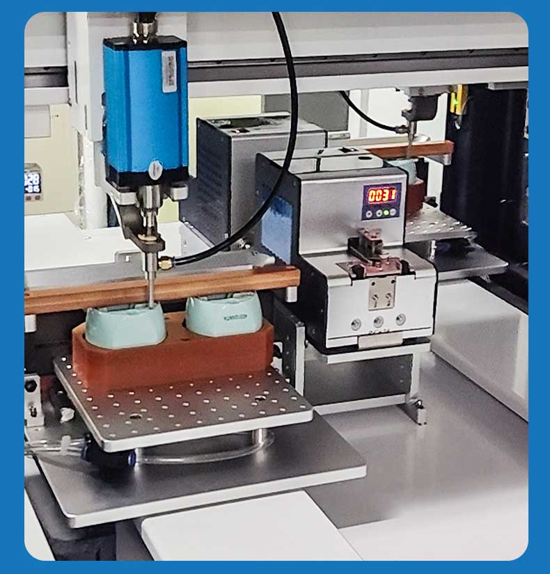 柜式六軸鎖螺絲機-深圳訊博科技-多功能非標螺絲機_全自動視覺螺絲機_大型鎖螺絲機廠家